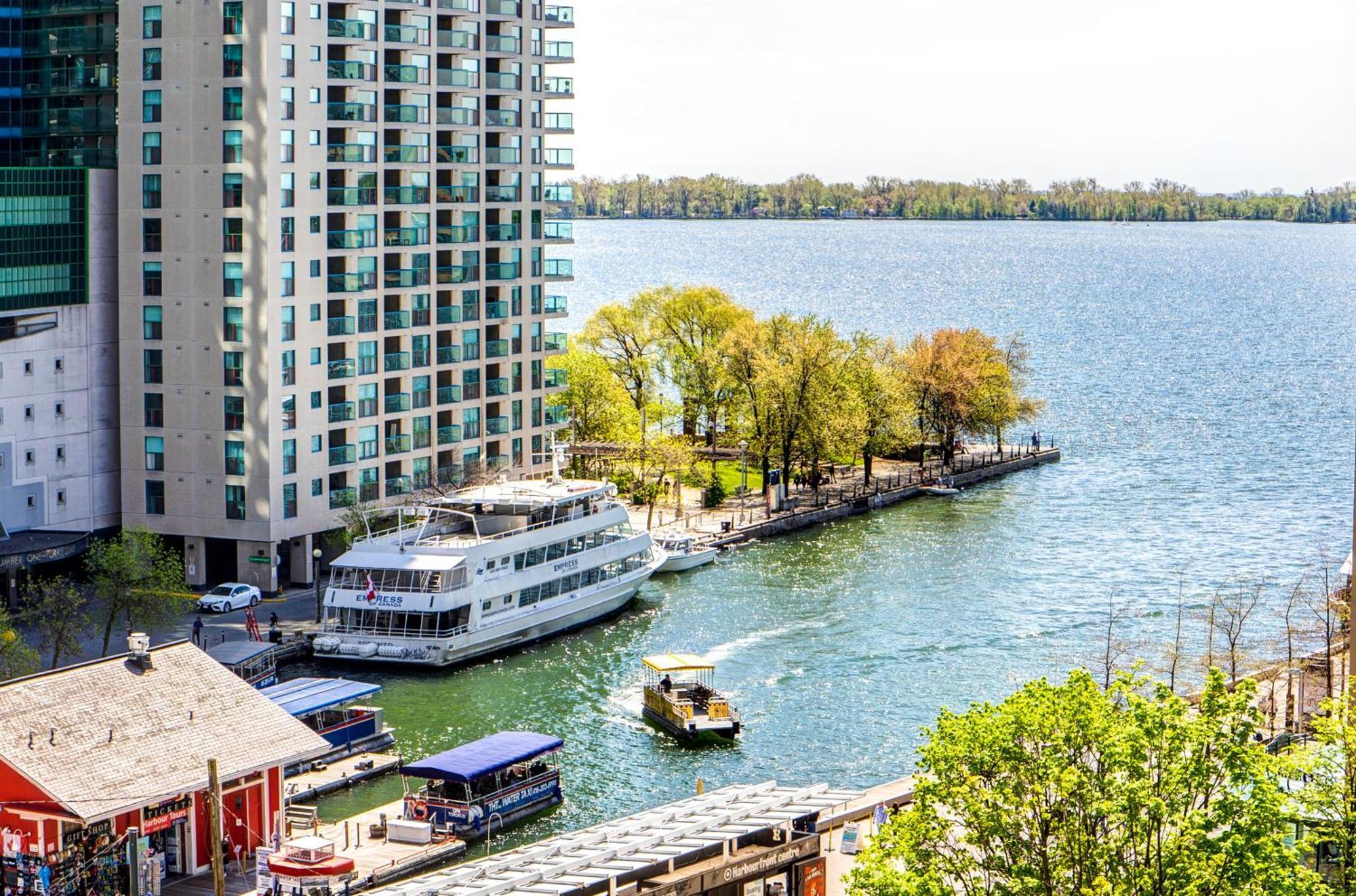 Luxury Condo Living Downtown Toronto Exterior photo