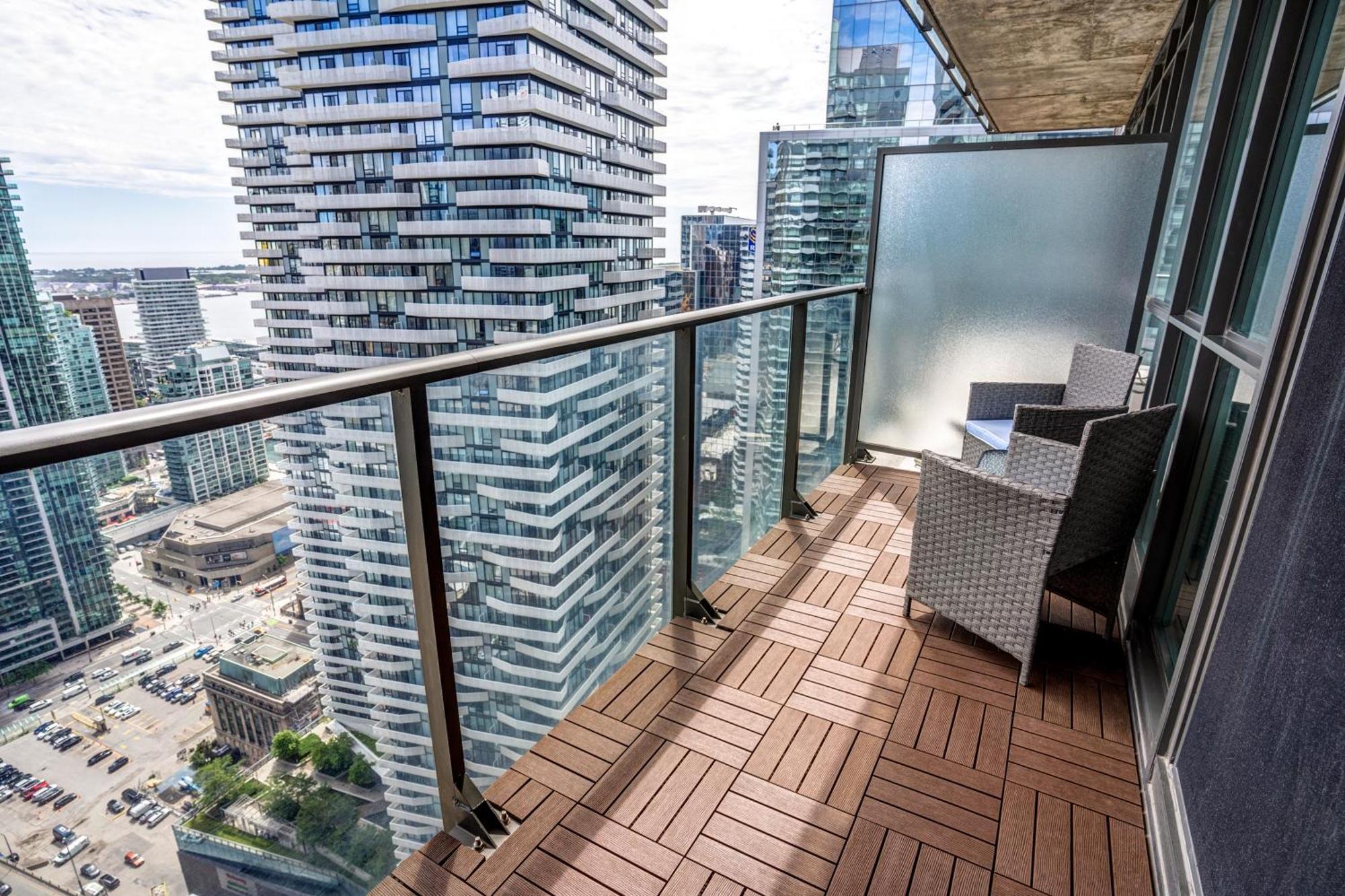 Luxury Condo Living Downtown Toronto Exterior photo